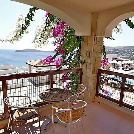 מלון Jura Bodrum 4*